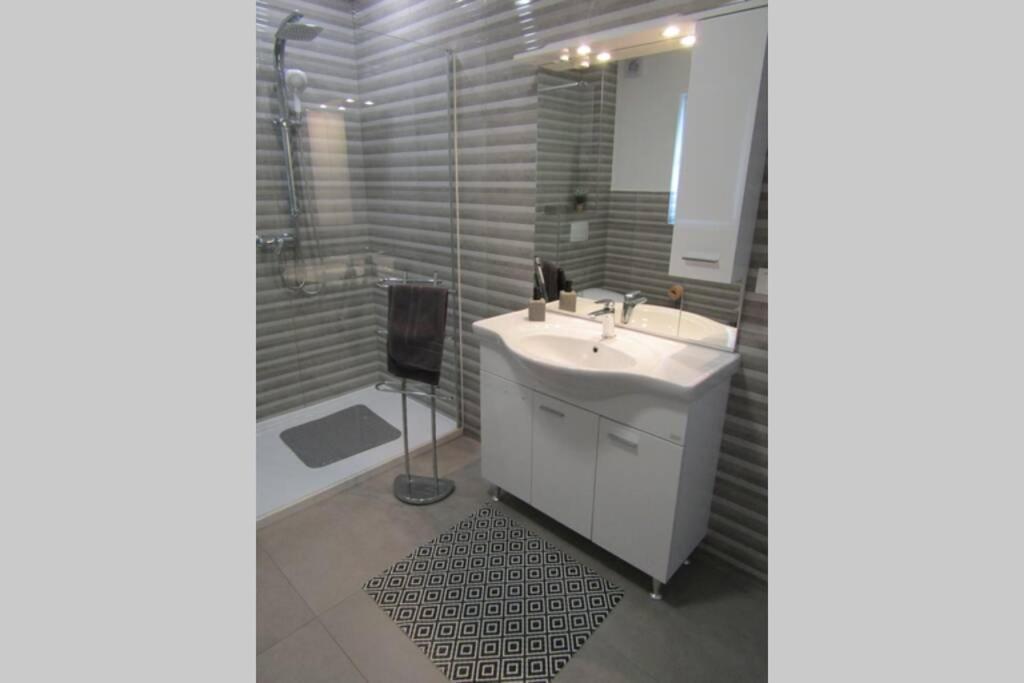 Apartman Megi & Studio Apartman Tomi - Self Check In Krapina Exteriör bild